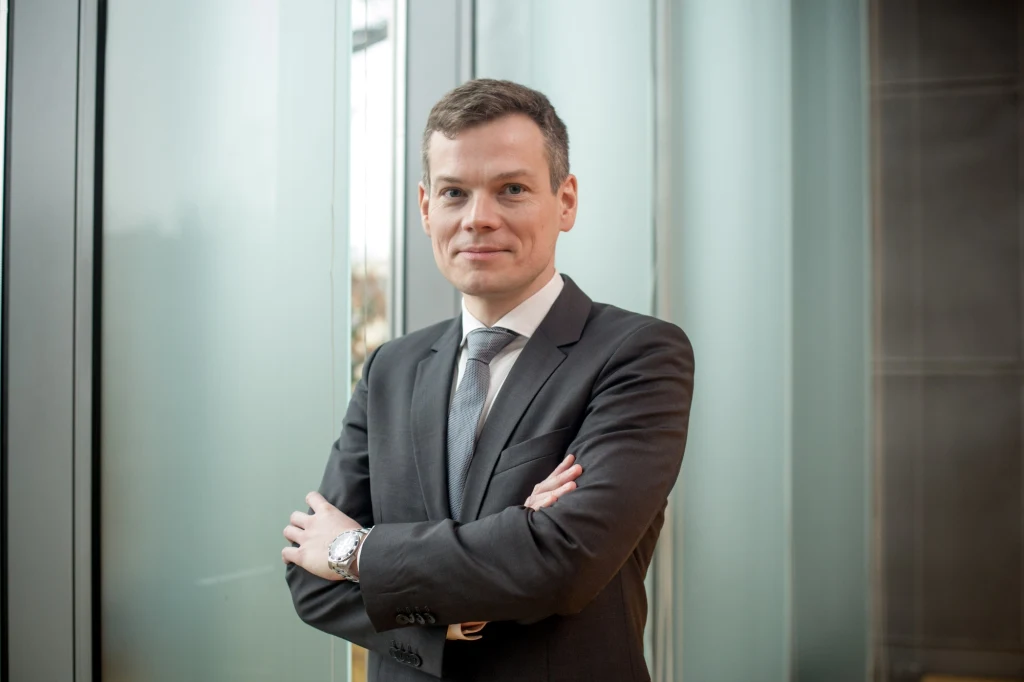 Pensja Jacka Jastrzębskiego wzrosła z ok. 33 tys. zł do ok. 82,5 tys. zł brutto miesięcznie