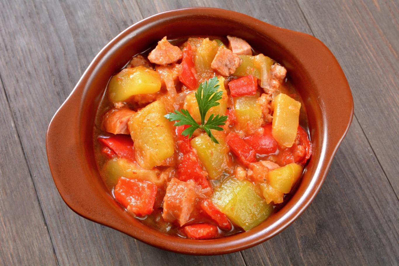 Jak przygotować leczo z cukinii i papryki? Jak przygotować leczo z cukinii i papryki?