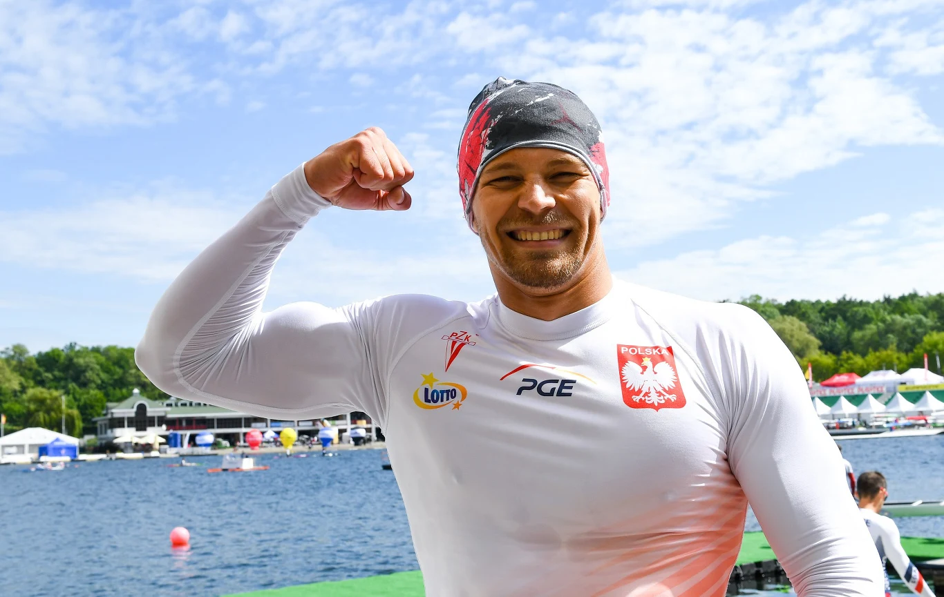Wiktor W Kajakarstwo, olimpiada. Wiktor Głazunow w półfinale C-1 na 1000 metrów ...