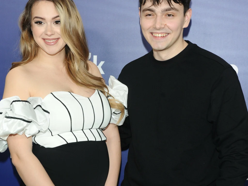 Sylwia Przybysz i Jan Dąbrowski zdradzili płeć dziecka. Takiej reakcji się nie spodziewali! Sylwia Przybysz i Jan Dąbrowski zdradzili płeć dziecka. Takiej reakcji się nie spodziewali!