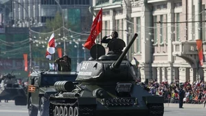 T-34 na paradzie w Moskwie. Cała prawda o czołgu legendzie