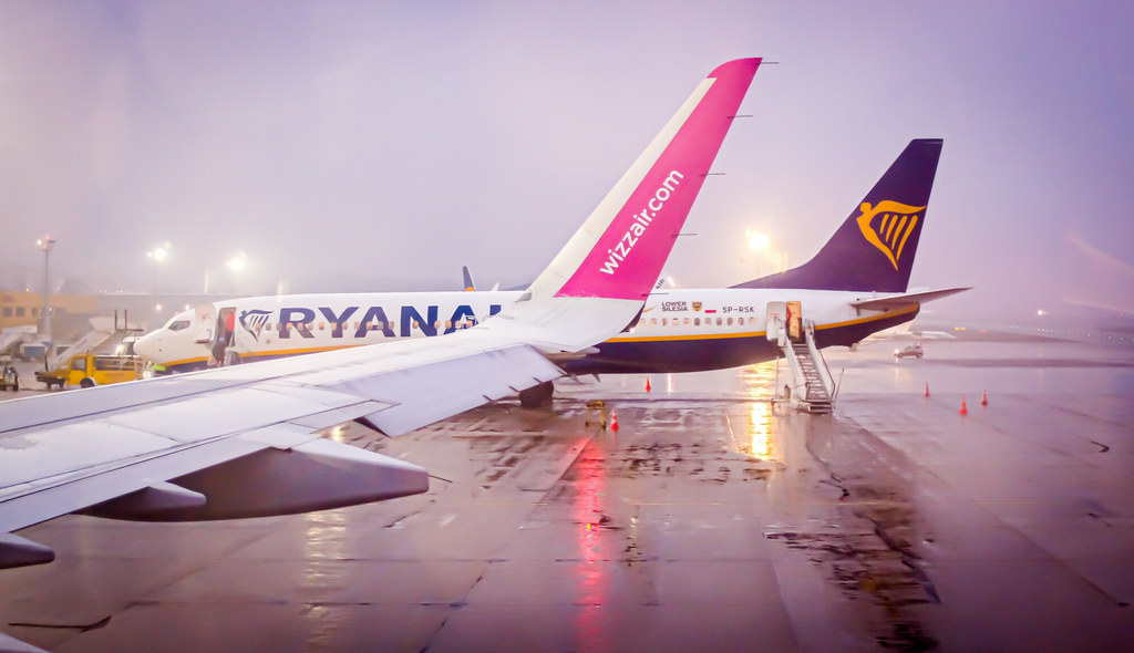 Nadbagaż w Ryanair i Wizzair. Jaki jest koszt dodatkowych kilogramów?