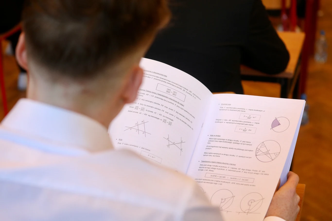 Dzisiaj matematyka - poziom rozszerzony. U nas znajdziecie odpowiedzi oraz arkusz CKE; zdj. ilustracyjne Dzisiaj matematyka - poziom rozszerzony. U nas znajdziecie odpowiedzi oraz arkusz CKE; zdj. ilustracyjne