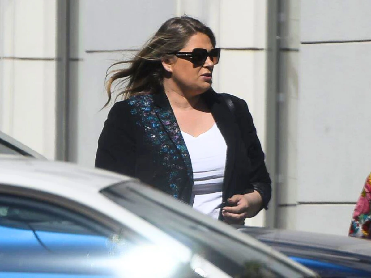 Elżbieta Romanowska idzie na spotkanie z ekipą "Nasz nowy dom" Elżbieta Romanowska idzie na spotkanie z ekipą "Nasz nowy dom"