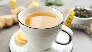 Które napoje przyspieszają odchudzanie? Efekty da już filiżanka zielonej herbaty dziennie