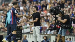 Trener Xavi Hernandez chciałby pozyskać piłkarzy pokroju Roberta Lewandowskiego, ale na przeszkodzie staje finansowe fair-play