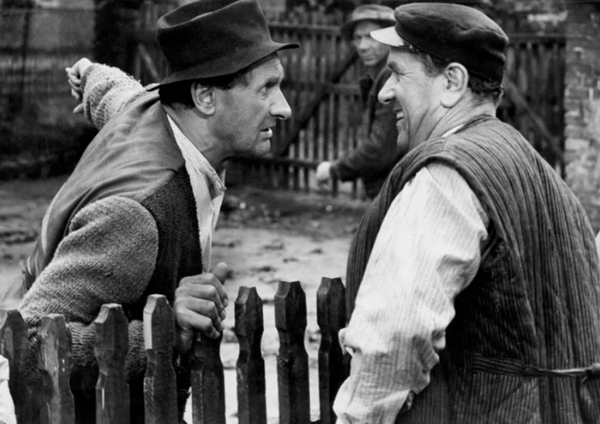 Władysław Hańcza i Wacław Kowalski w filmie "Sami swoi" (1967)