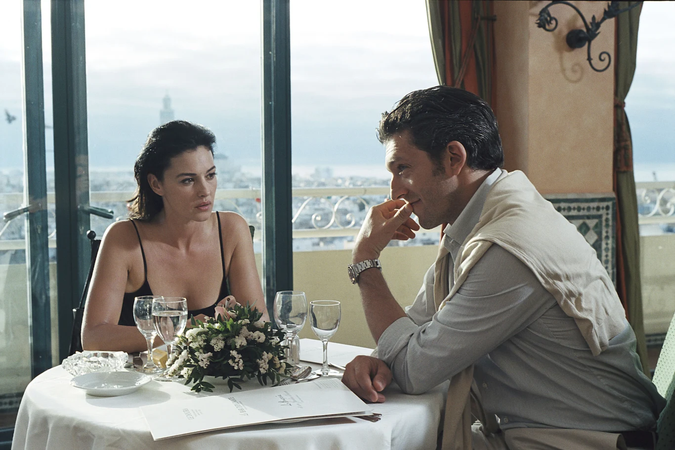 Monica Bellucci i Vincent Cassel w filmie "Tajni agenci"