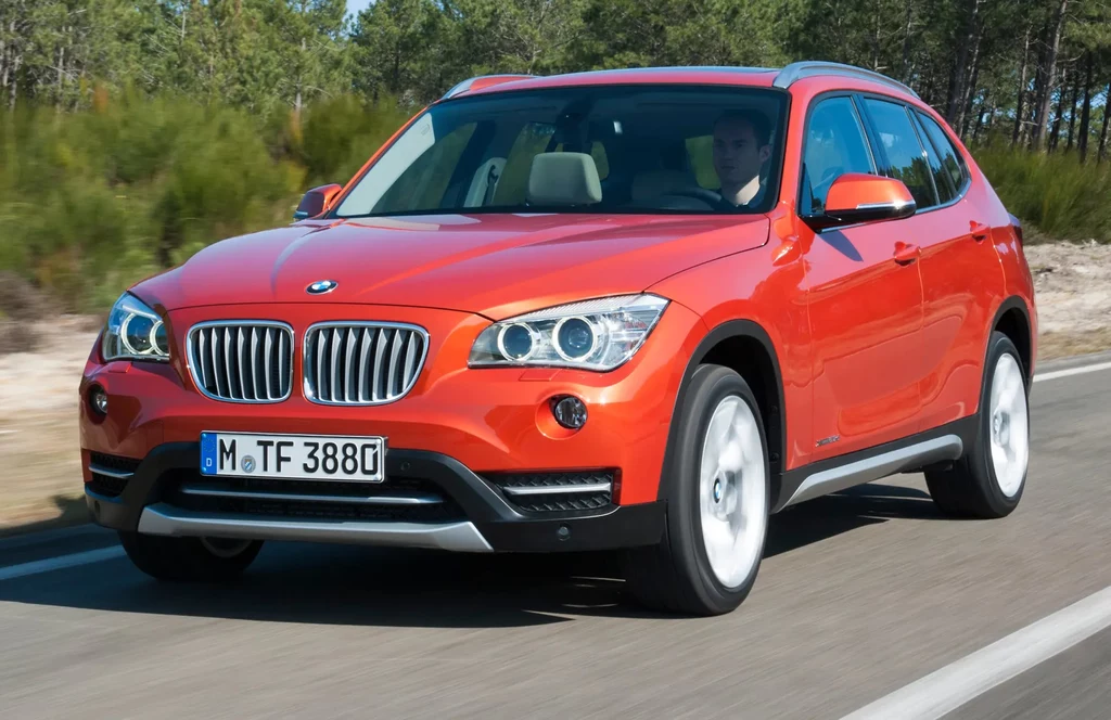 BMW X1 generacji E84 to bardziej podwyższone kombi niż pełnokrwisty SUV