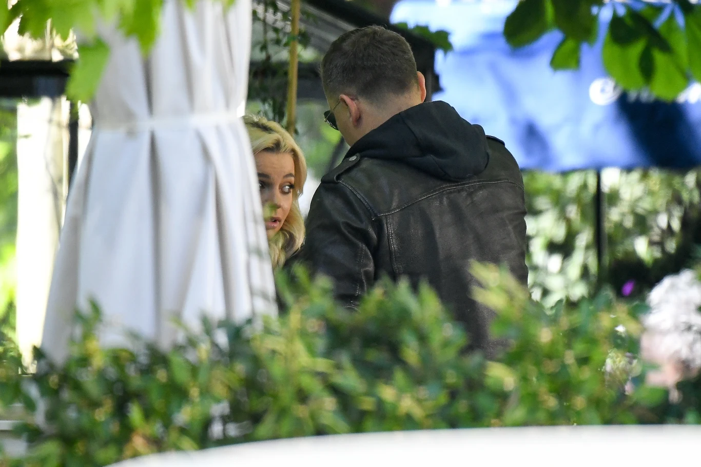 Obiad na świeżym powietrzu nie przebiegł tak, jak oczekiwali?