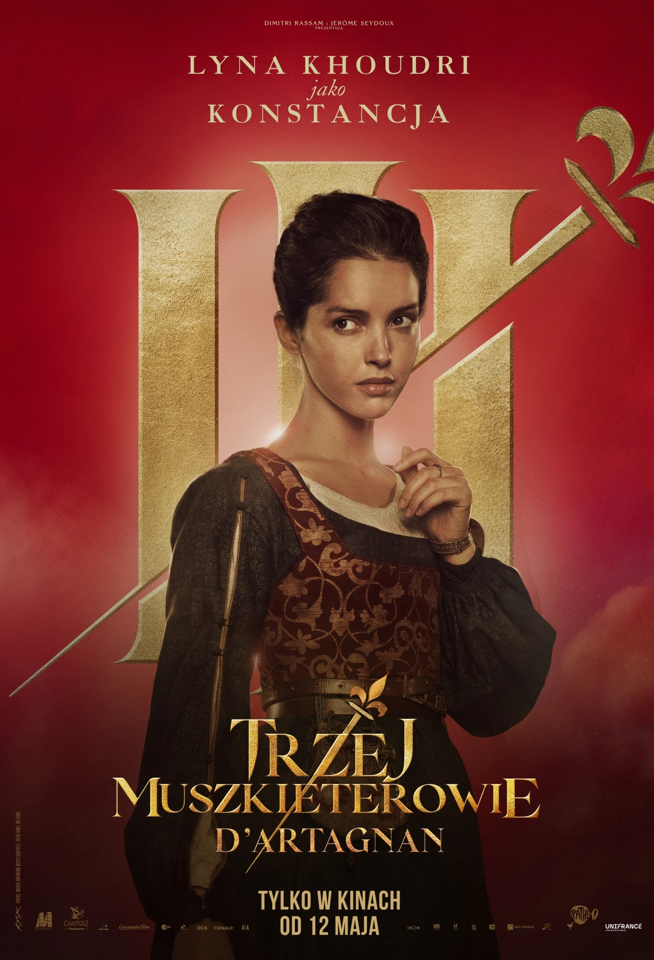 Lyna Khoudri jako Konstancja na plakacie filmu "Trzej muszkieterowie: D’Artagnan"