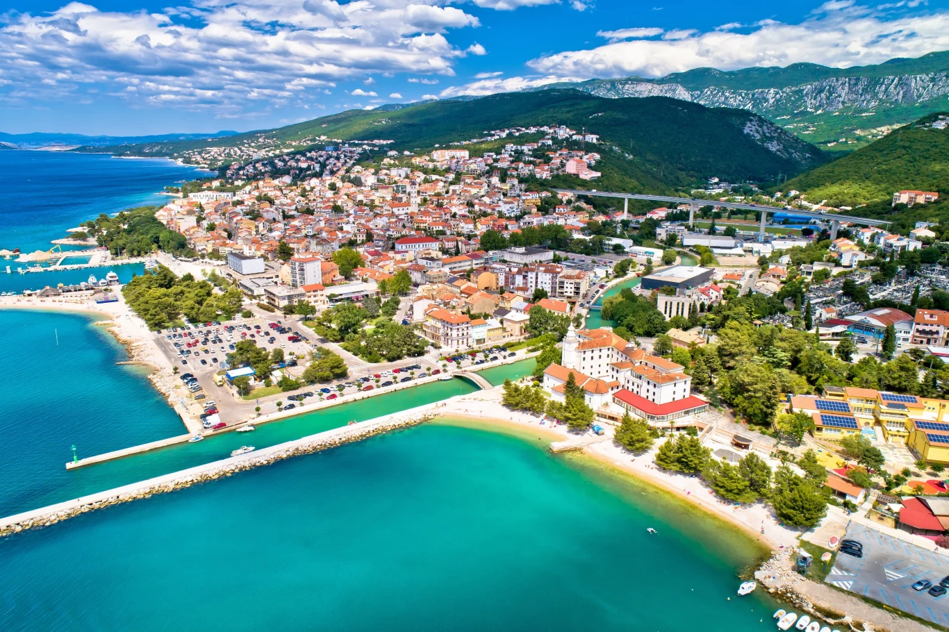 Riviera Crikvenica cieszy się ogromną popularnością wśród turystów Riviera Crikvenica cieszy się ogromną popularnością wśród turystów