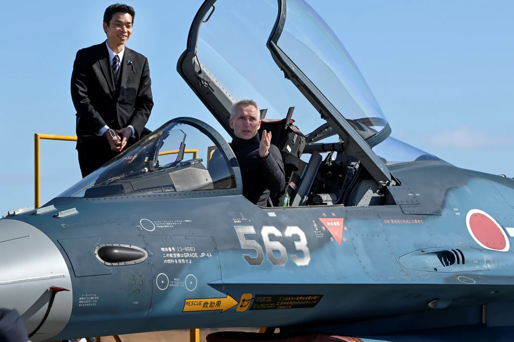 Sekretarz generalny NATO Jens Stoltenberg podczas tegorocznej wizyty w Japonii Sekretarz generalny NATO Jens Stoltenberg podczas tegorocznej wizyty w Japonii