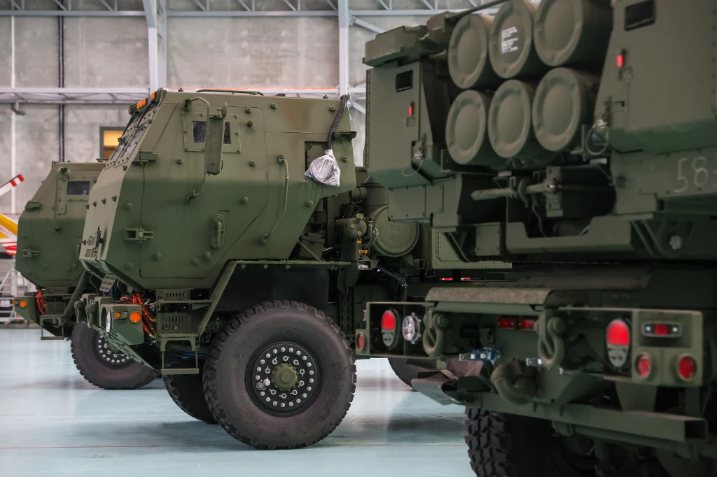 Pierwsze Himarsy przybyły do Polski. Baza Lotnictwa Transportowego w Warszawie Pierwsze Himarsy przybyły do Polski. Baza Lotnictwa Transportowego w Warszawie