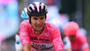 Jan Polanc w koszulce lidera Giro d'Italia