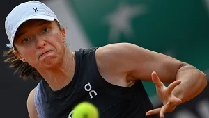 Iga Świątek w akcji podczas turnieju WTA w Rzymie