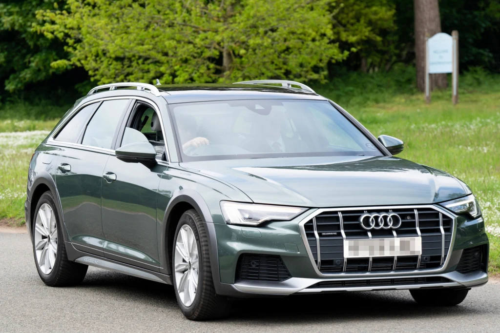 Auto króla Karola III. Nie za biedne? Auto króla Karola III. Nie za biedne?