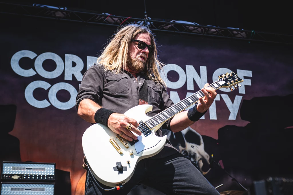 Wokalistą i gitarzystą Corrosion Of Conformity jest Pepper Keenan