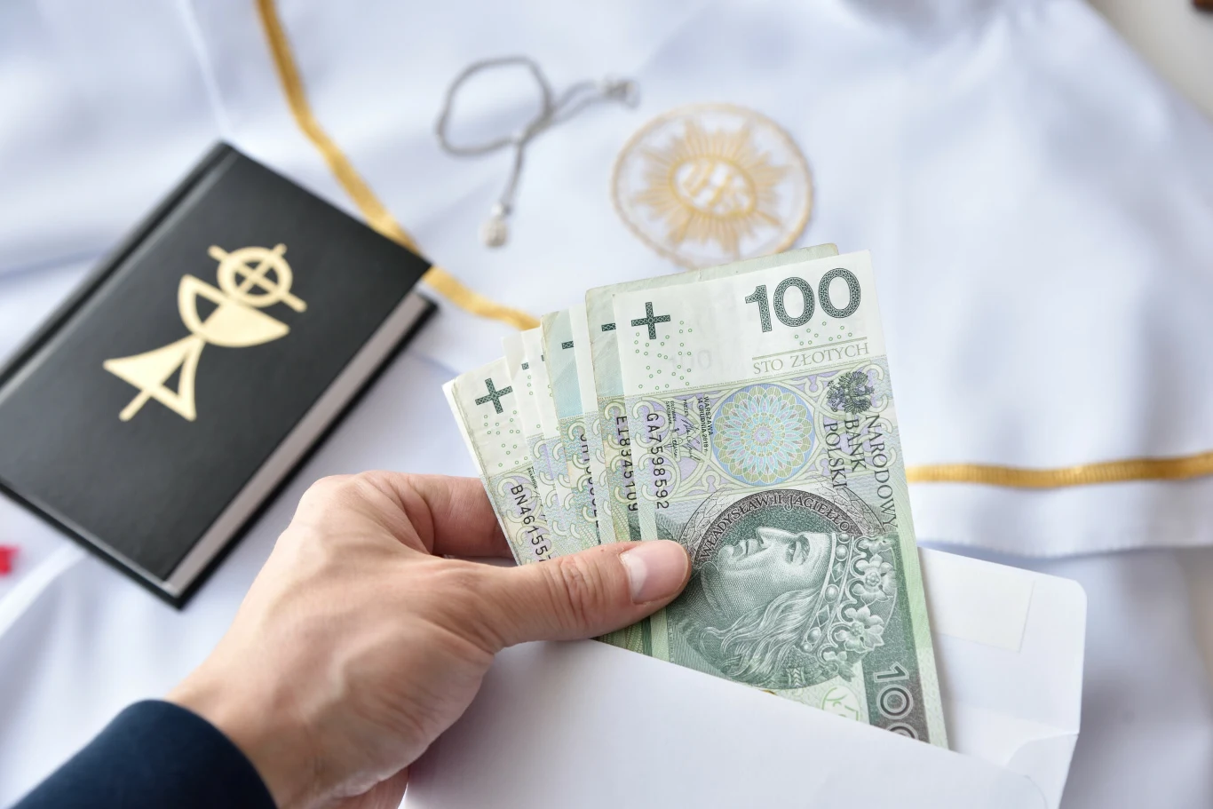 Ile pieniędzy dać do koperty na komunię? Uzupełnij dane i problem z głowy. Ile pieniędzy dać do koperty na komunię? Uzupełnij dane i problem z głowy.