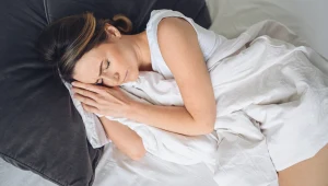 Ortosomnia to nowe zaburzenie snu i coraz powszechniejsze. Takie są jego objawy