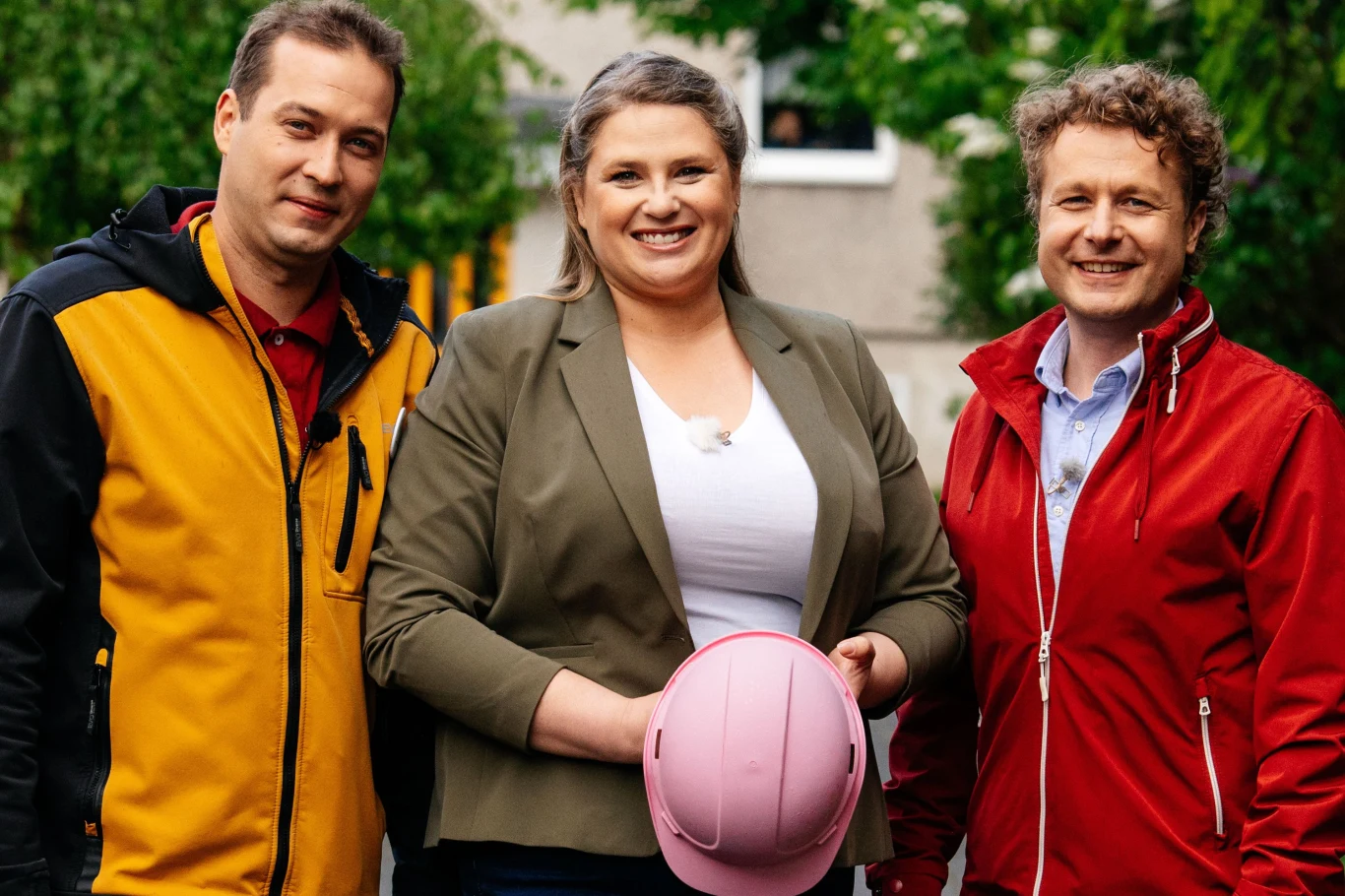 Elżbieta Romanowska, Maciej Pertkiewicz i Przemek Oślak na planie programu "nasz nowy dom" Elżbieta Romanowska, Maciej Pertkiewicz i Przemek Oślak na planie programu "nasz nowy dom"