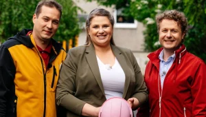 Elżbieta Romanowska, Maciej Pertkiewicz i Przemek Oślak na planie programu "nasz nowy dom"