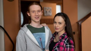 Dominika (Anna Janik) jest w ciąży z Karolem (Marcel Borowiec)