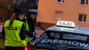 Uwaga na oszustwa w taksówkach. Zagrożeni są pasażerowie płacący kartą