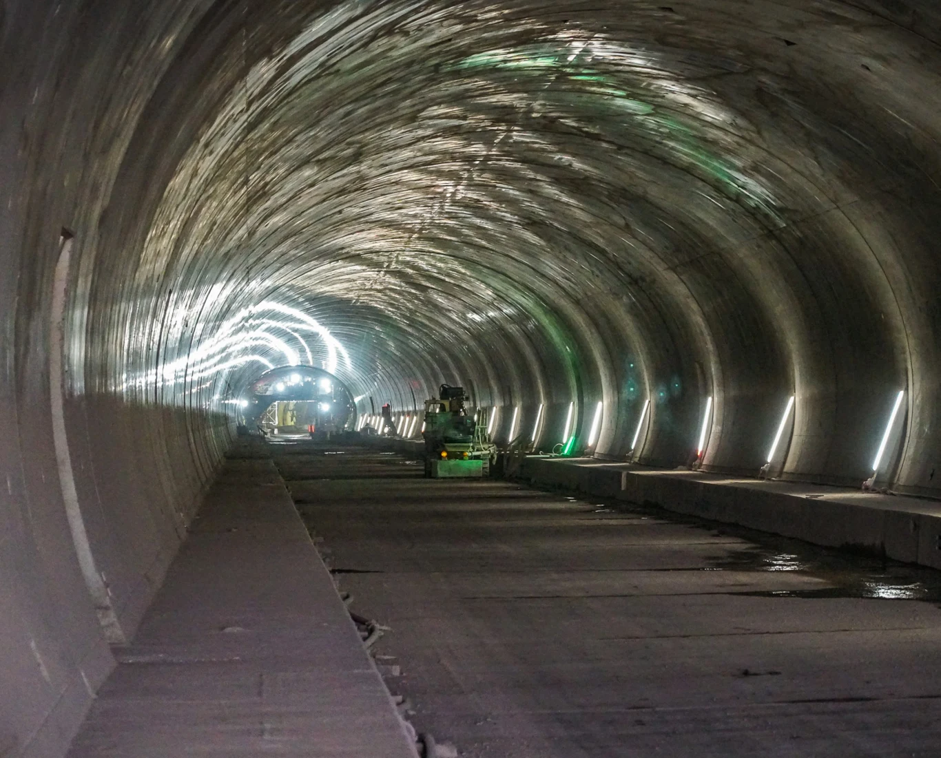 Obudowa ostateczna wewnątrz tunelu Obudowa ostateczna wewnątrz tunelu