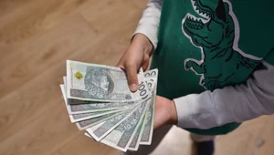 500 plus możesz podnieść o 400 zł. ZUS informuje o dodatkowym świadczeniu