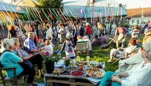 Potańcówka przy dworze Herbstów (Białystok). Nie wszyscy roztańczeni mieszkańcy wsi dostaną dofinansowanie. Trzeba będzie spełnić warunek "ludowości". Zdj. ilustracyjne