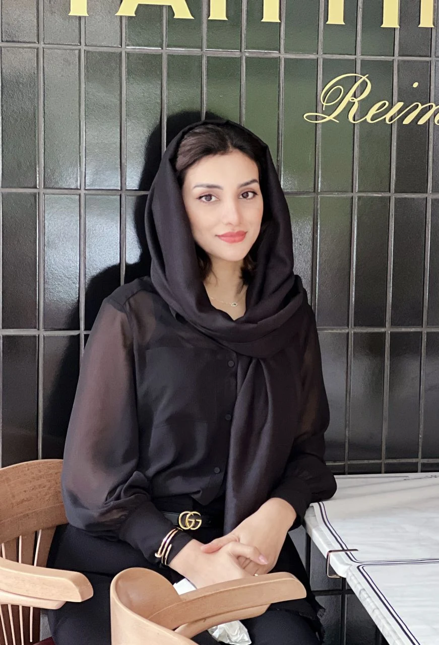 Nilofar Ayoub w tradycyjnym stroju 