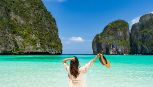 Polska jest dla nich nudna. Tak podróżują zetki 