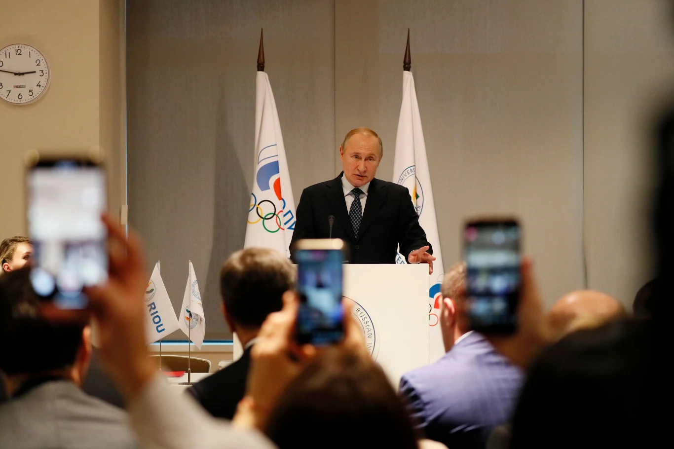 Władimir Putin przemawia na spotkaniu MKOl w Soczi