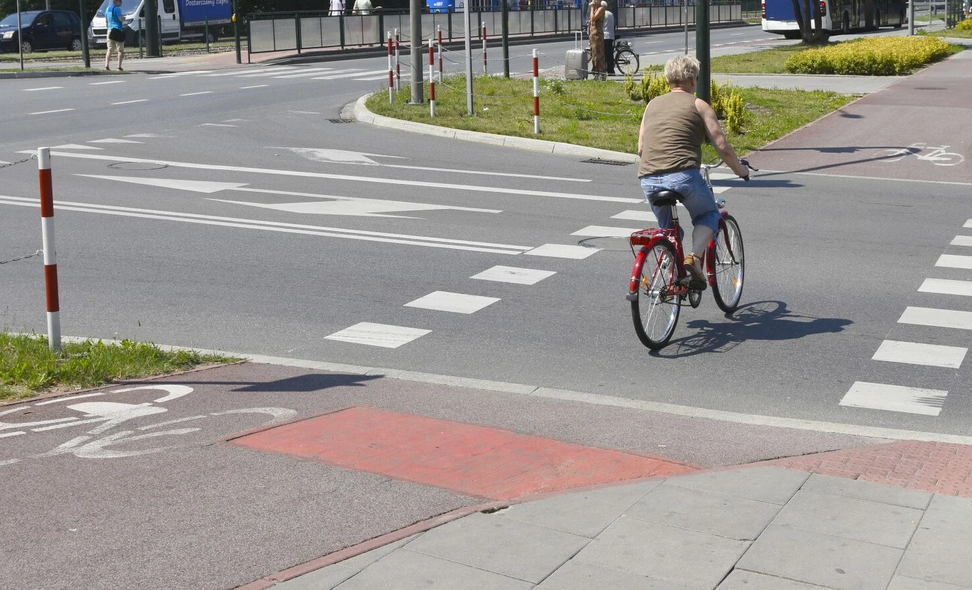Kwestia pierwszeństwa dot. rowerzystów może wydawać się nieco skomplikowana
