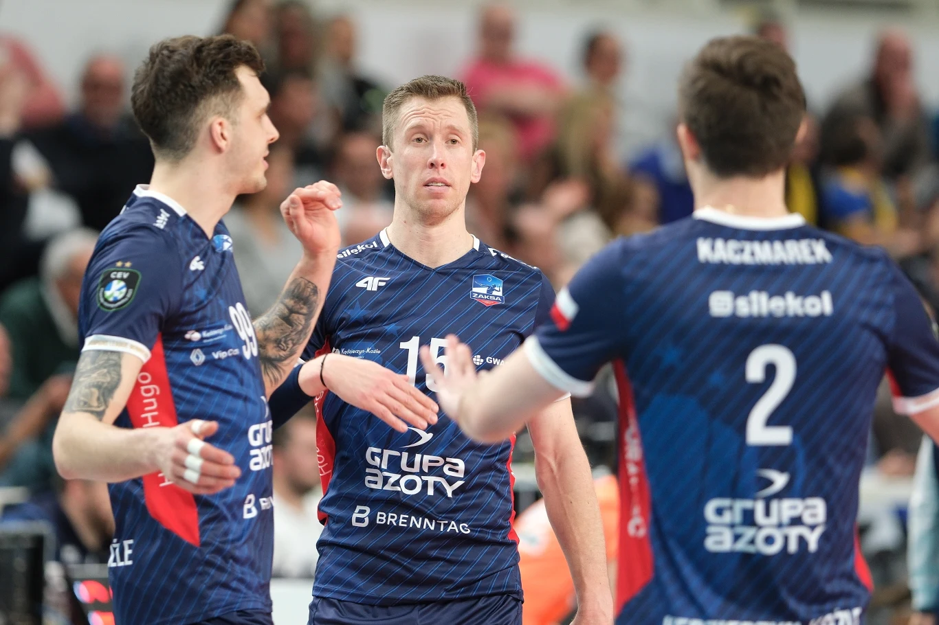 Davis Smith (na środku) grał w ZAKS-ie z plejadą gwiazd, m.in. z Norbertem Huberem (z lewej)