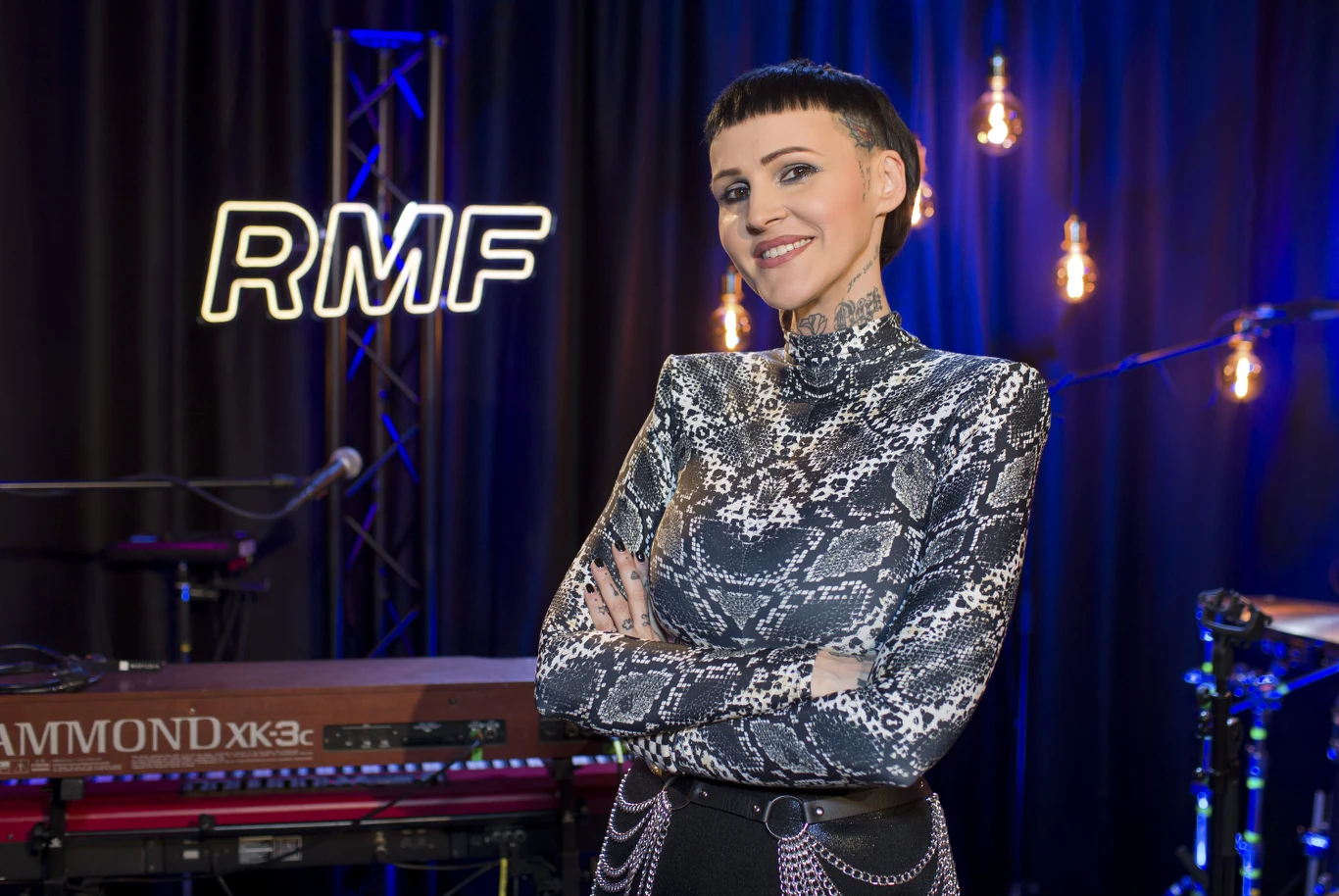 Agnieszka Chylińska wraca do mrocznego wizerunku - pasuje jej nowa fryzura? Agnieszka Chylińska wraca do mrocznego wizerunku - pasuje jej nowa fryzura?