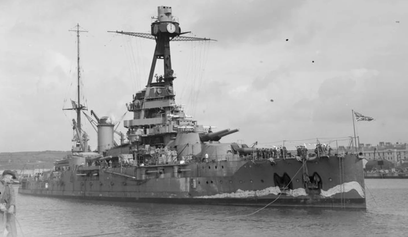Paryż po przejęciu przez Brytyjczyków w 1940 roku Paryż po przejęciu przez Brytyjczyków w 1940 roku