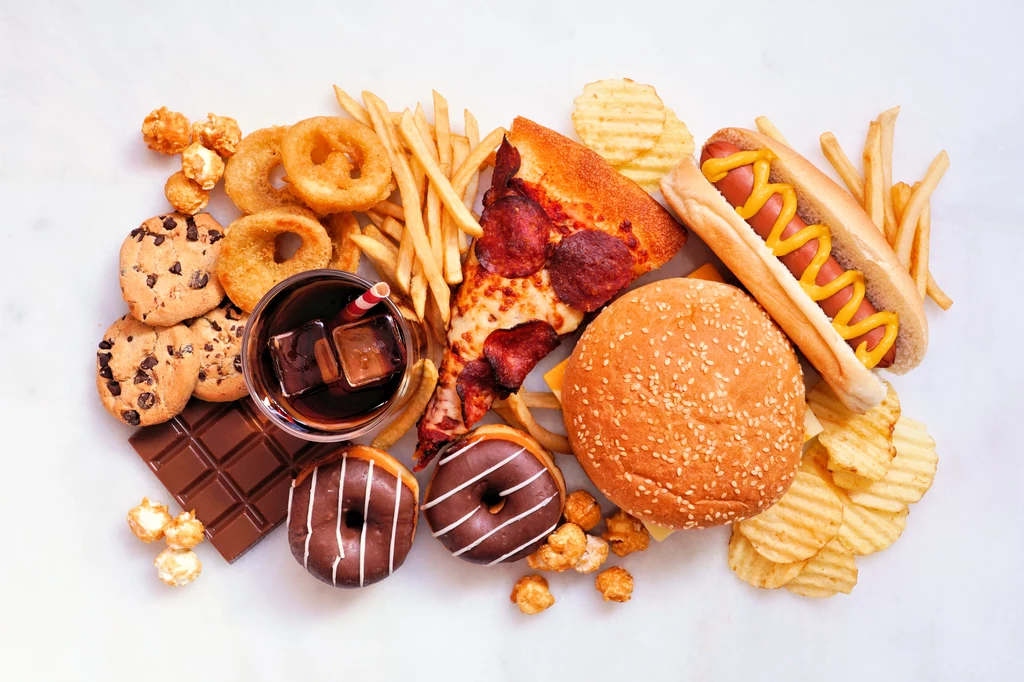 Śmieciowe jedzenie źle wpływa na nasz mózg i jelita