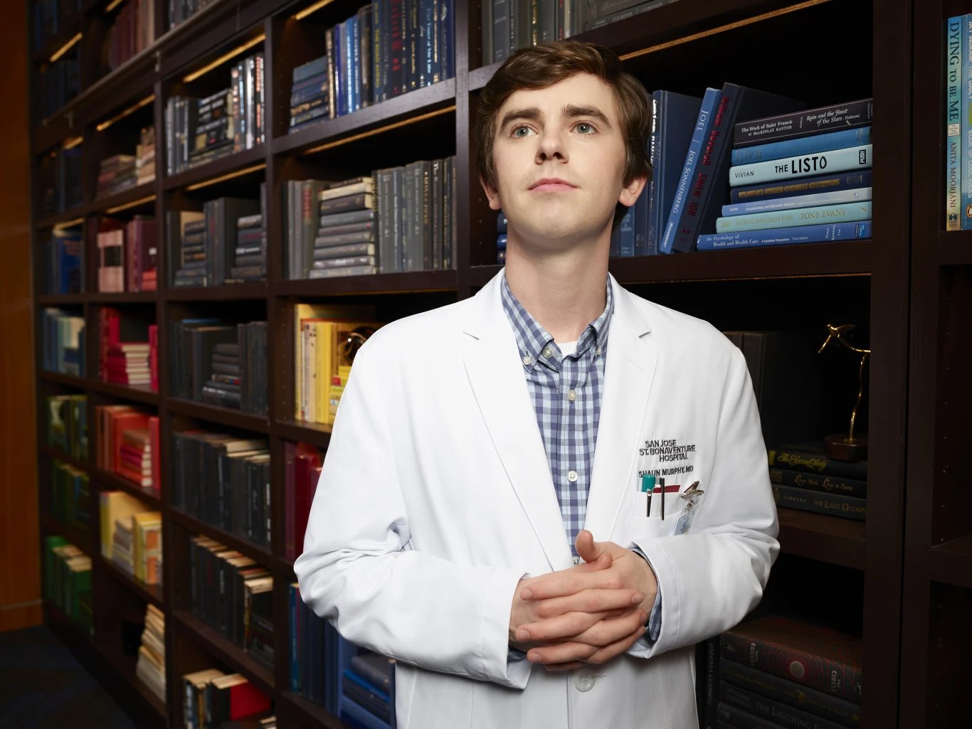 Freddie Highmore w serialu "The Good Doctor"