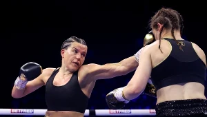 Chantelle Cameron uderza Katie Toylor