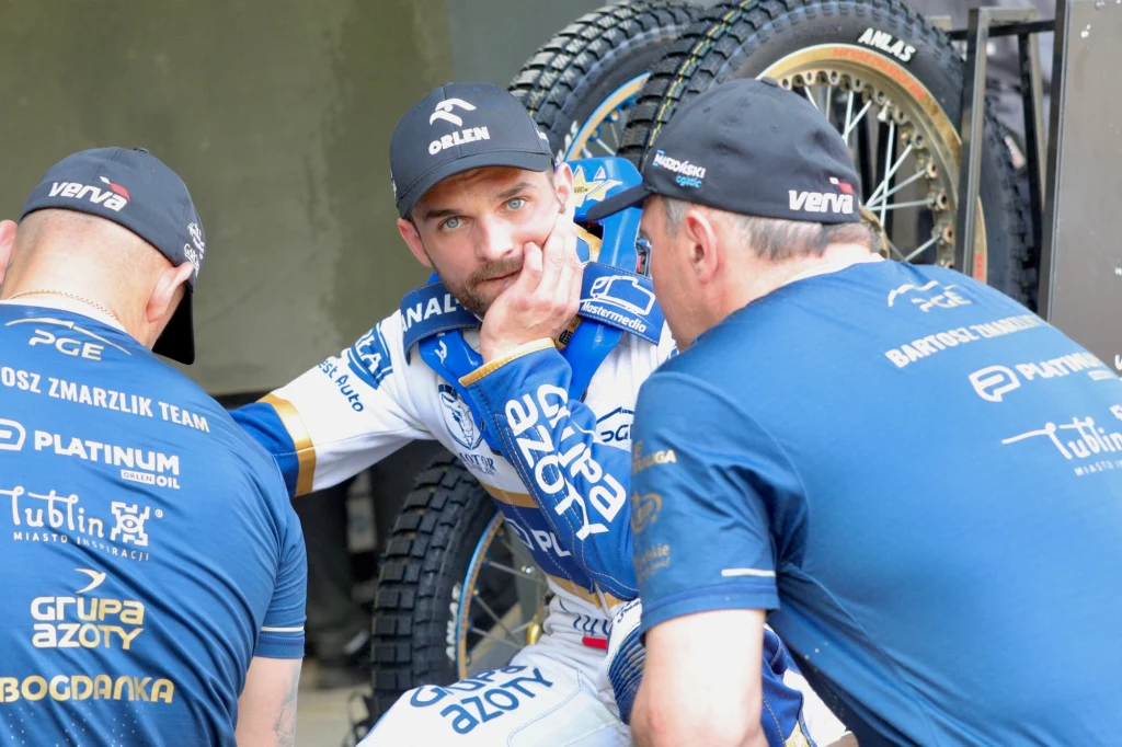 Bartosz Zmarzlik wraz ze swoim teamem