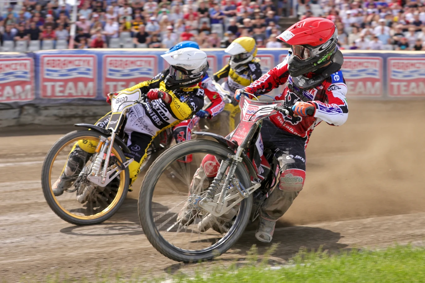 Andreas Lyager w kasku czerwonym