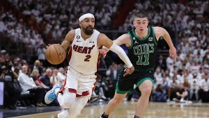 Gabe Vincent (z lewej) był najlepszym strzelcem Miami Heat