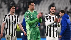 Chelsea jest gotowa zapłacić za Dusana Vlahovica (na zdj. po lewej) 70 mln funtów.