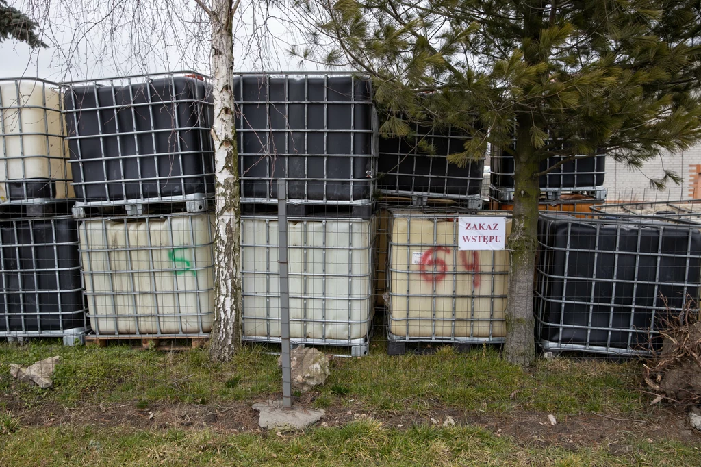 Według danych inspekcji ochrony środowiska tylko na Mazowszu są 63 nielegalne magazyny odpadów niebezpiecznych (zdj. ilustracyjne)
