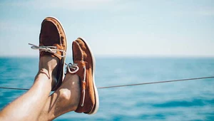 Co to są boat shoes i jak je nosić? 