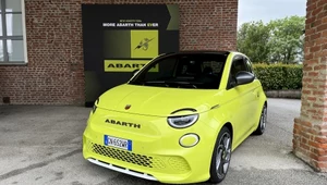 Abarth 500e - rzuca się w oczy i potrafi być głośny