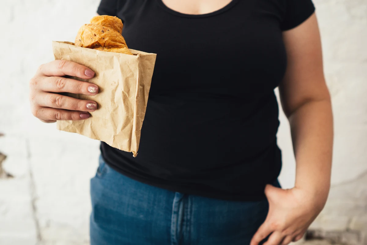 Nie kontrolujesz głodu? Ciągle nachodzi cię ochota na przekąski? To objaw leptynooporności