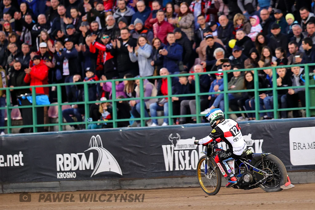 Jason Doyle na torze, a na trybunach w Krośnie tłumy Jason Doyle na torze, a na trybunach w Krośnie tłumy